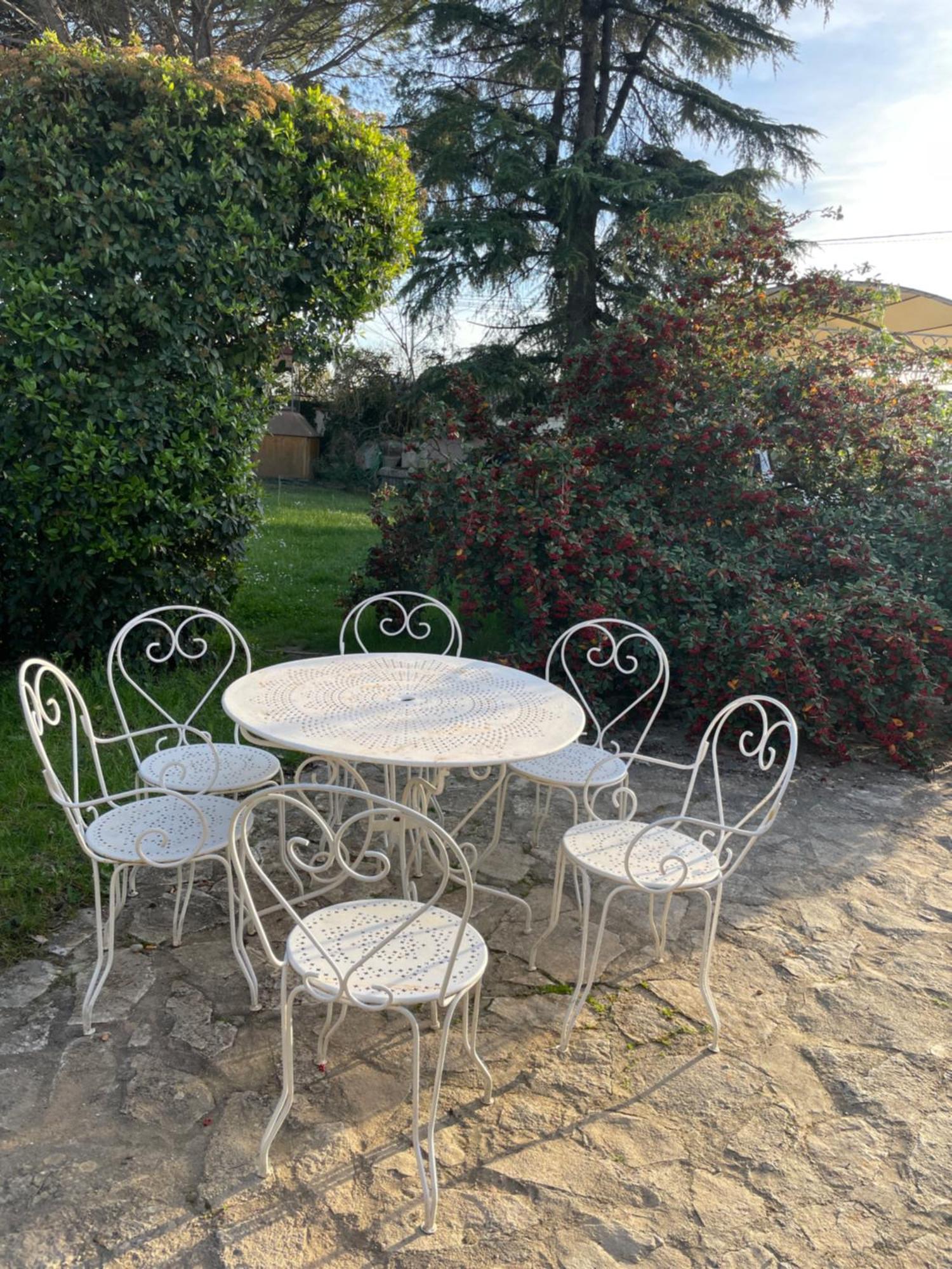 La Maison-Es-Maisons. Valréas Esterno foto