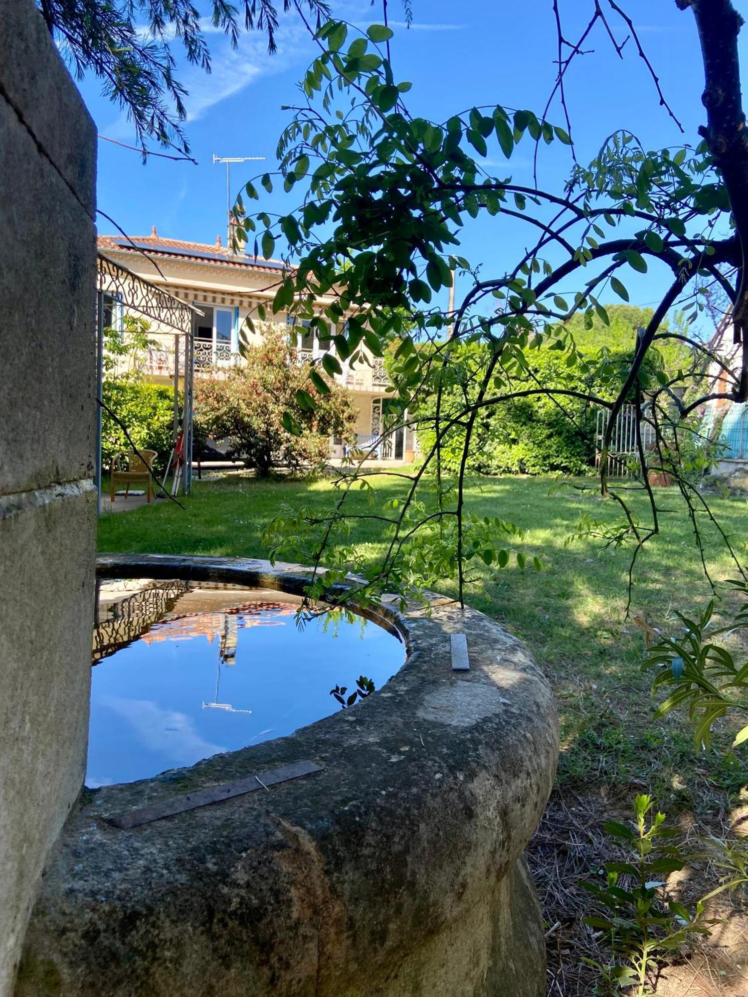 La Maison-Es-Maisons. Valréas Esterno foto