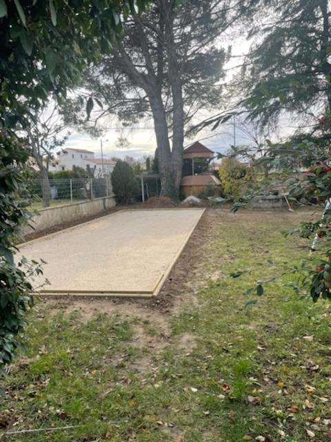 La Maison-Es-Maisons. Valréas Esterno foto